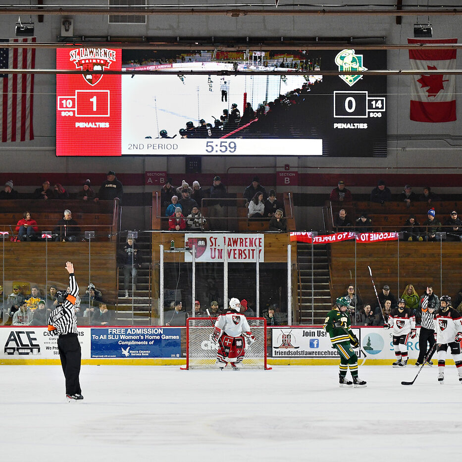 SLU-hockey-game