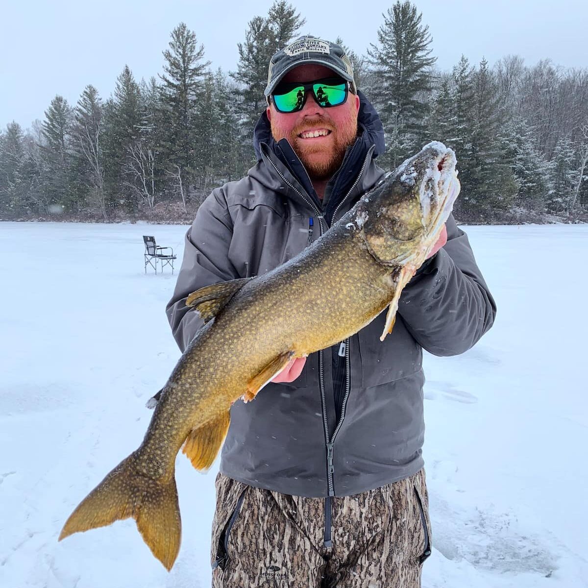 ice-fishing-st-lawrence-county-helms-big-tupper-charters1