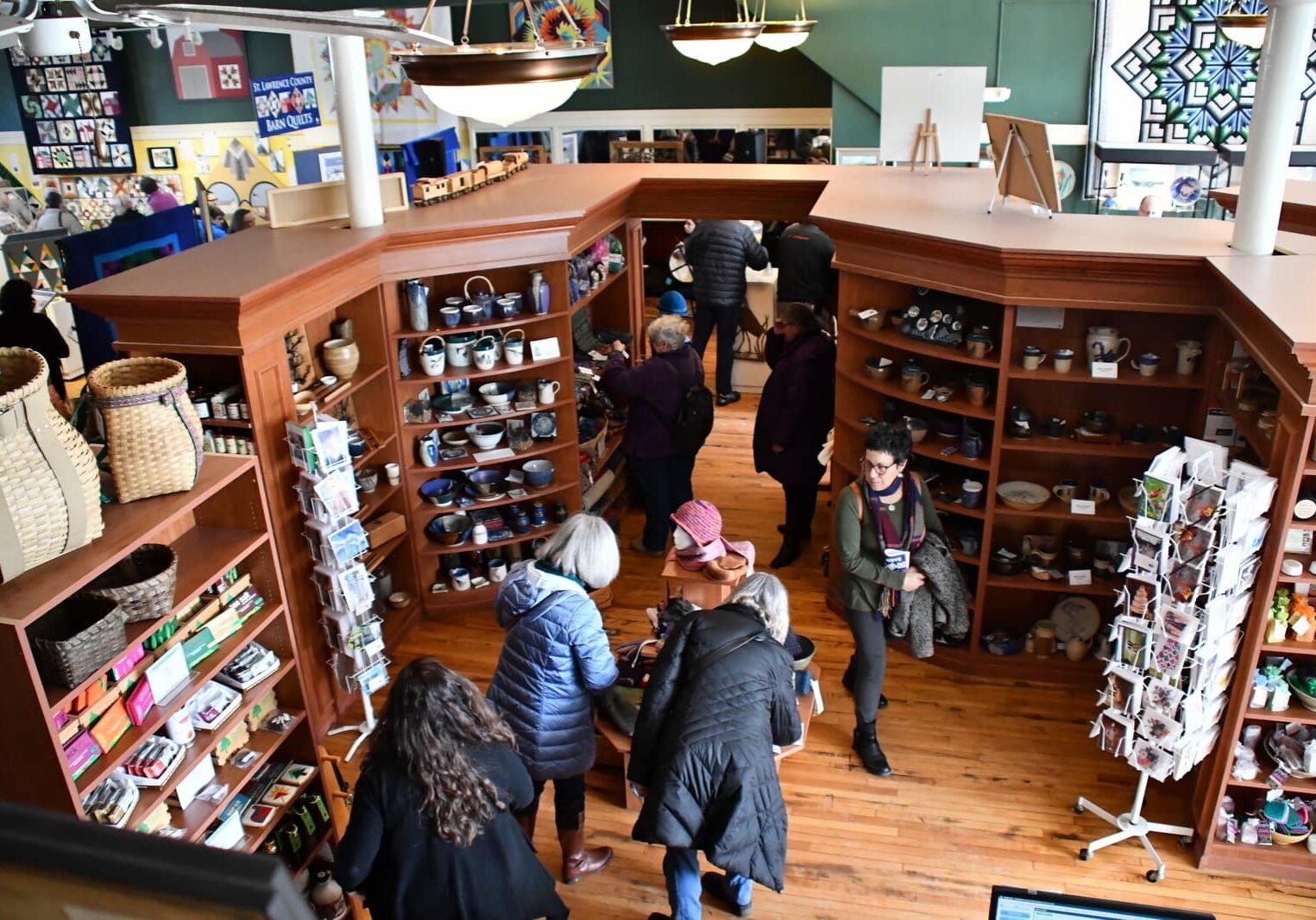 shopping-st-lawrence-county-canton-village-shops-tauny1