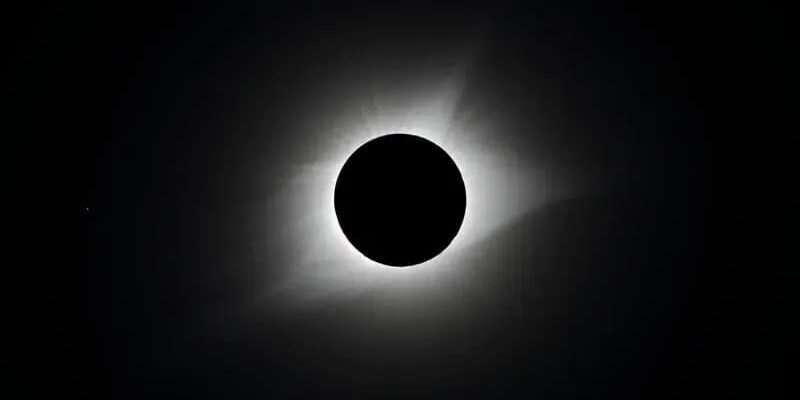 total-eclipse-concept1