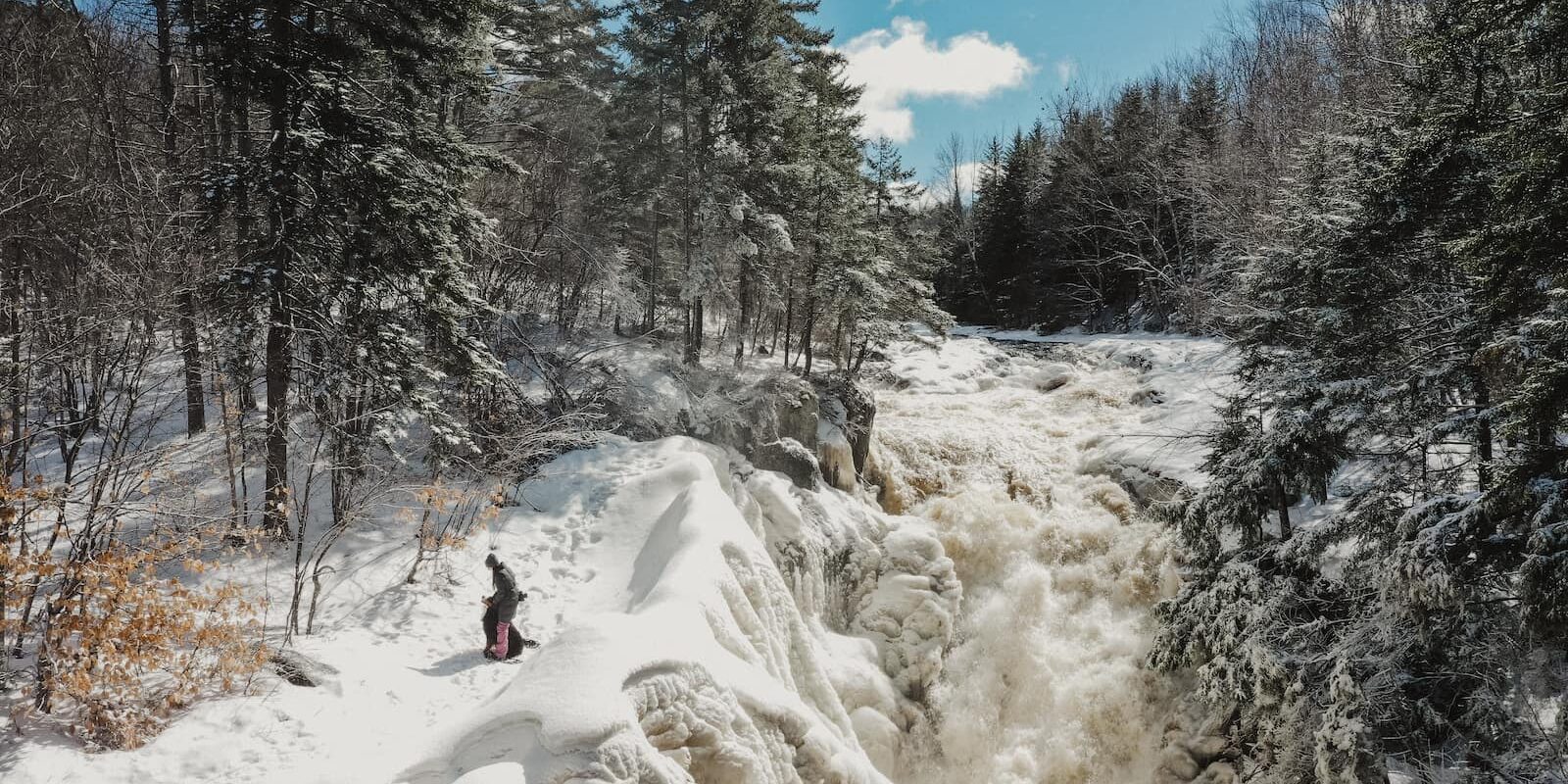 winter-waterfall-hike-snowshoeing1